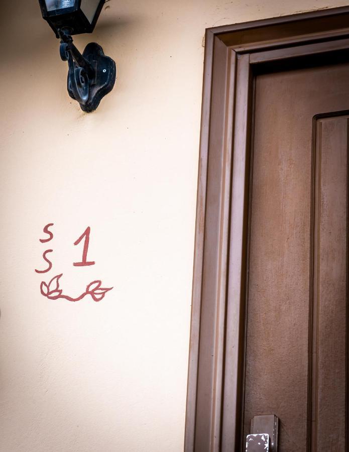 فندق Enastron كالافريتا المظهر الخارجي الصورة